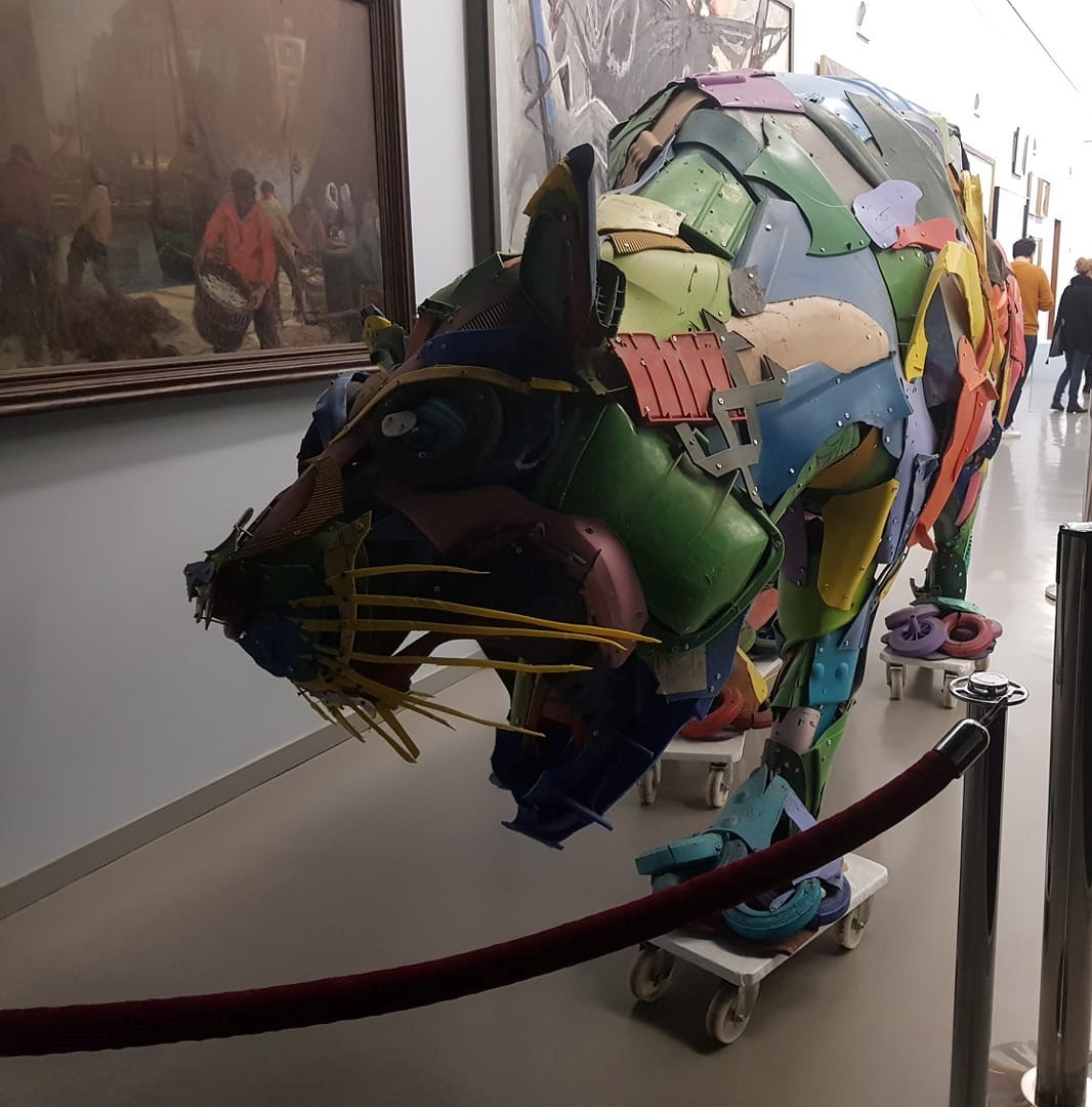 CAMILLE ROUDAUT CHAROGNE IMG1 Le Chat qui grogne de Bordalo II au Musée des Beaux arts de Calais Laurie Crozet