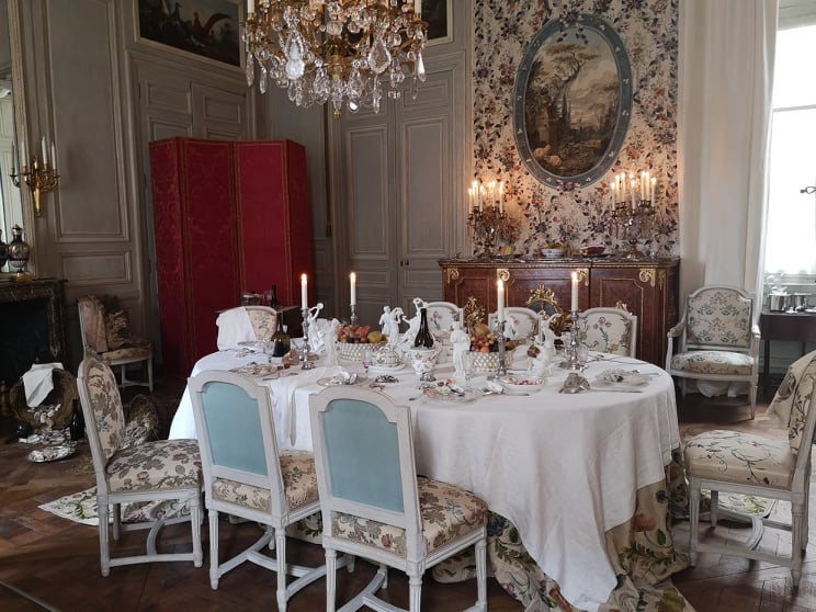 EQUY VALENTINE LHOTEL DE LA MARINE IMGINTRO