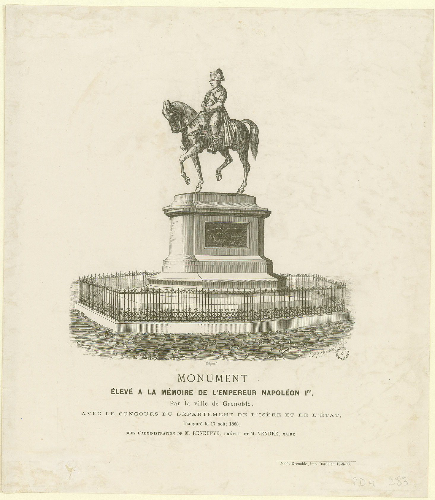 PARIS.C Une statue à la gloire impériale IMG5
