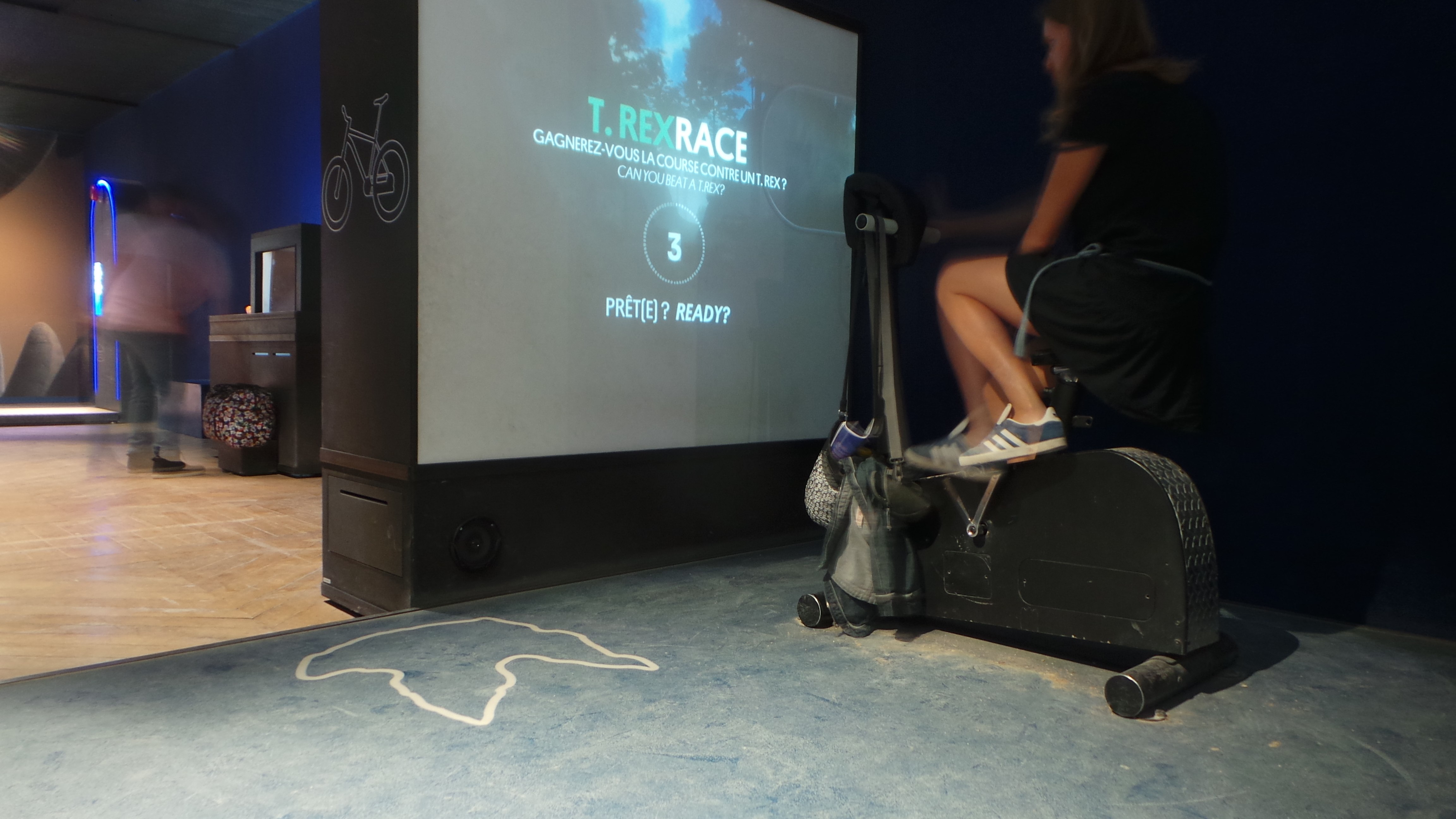 Reuge Marianne T.rex in Town IMG 8