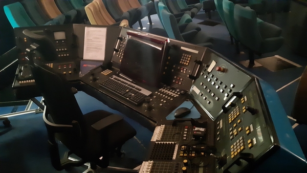 TIFFANY CORRIERI IMG 7 PLANETARIUM OUTILS CULTURE SCIENTIFIQUE min